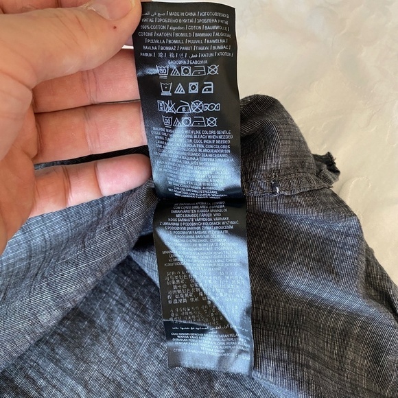 GUESS Men's Gray Long Sleeve 1/2 Button Up Collared Shirt Size Large Y2K Pockets - Picture 12 of 14